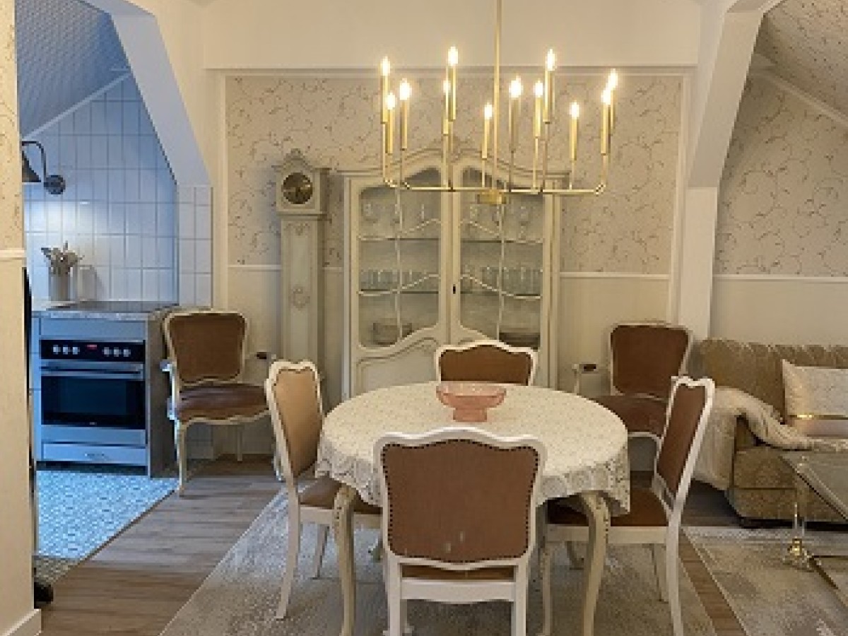 BOLA · 4 SCHLAFZIMMER & 2 BÄDER · NR. 28