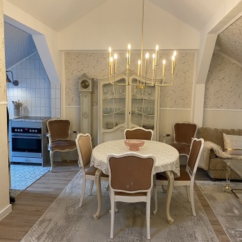 BOLA · 4 SCHLAFZIMMER & 2 BÄDER · NR. 28